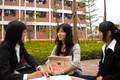 《與愛同行：大學(xué)生志愿服務(wù)存在的問題和對策》